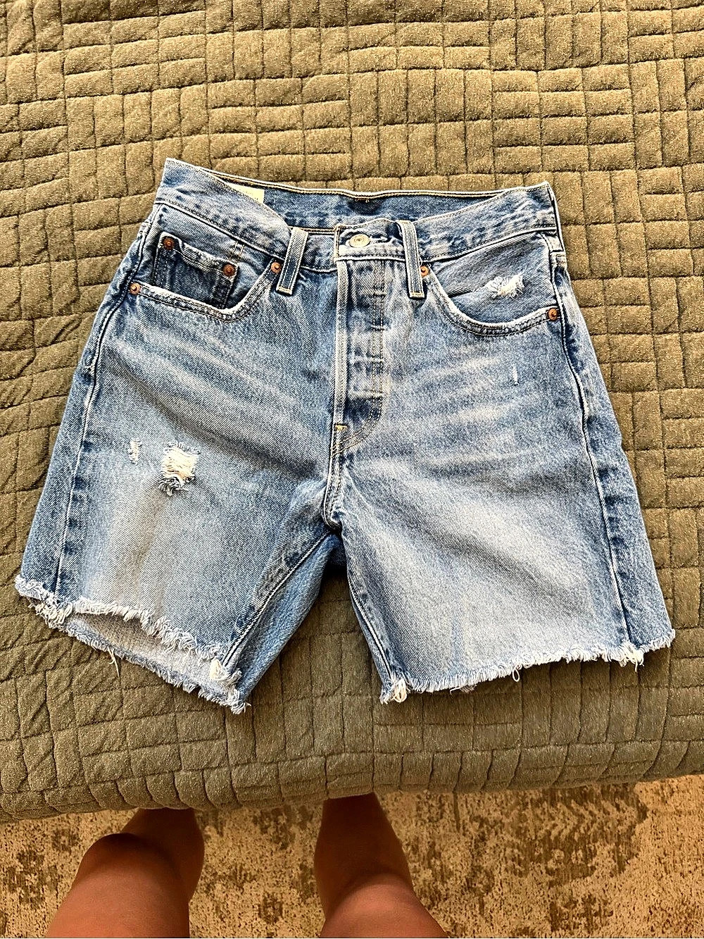 Levi's 501 Mid Thigh Shorts Distressed Denim Waist 25